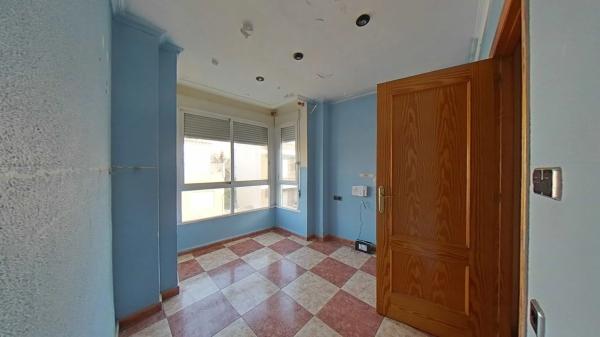 Piso en avenida de Sommieres