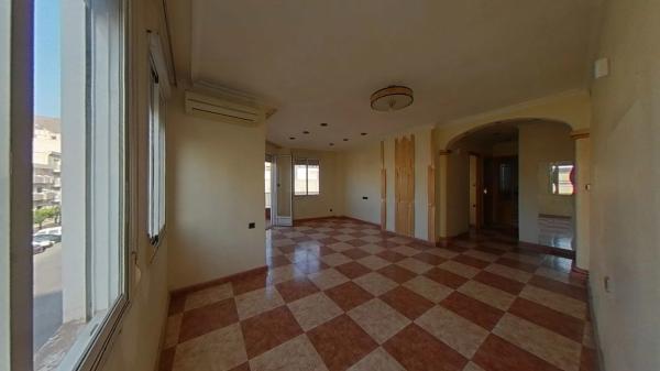 Piso en avenida de Sommieres