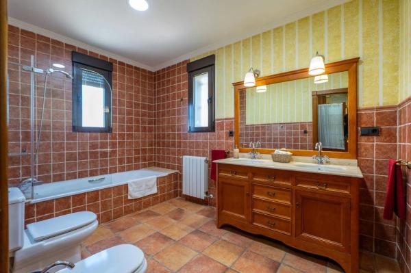 Casa independiente en calle Santa Barbara