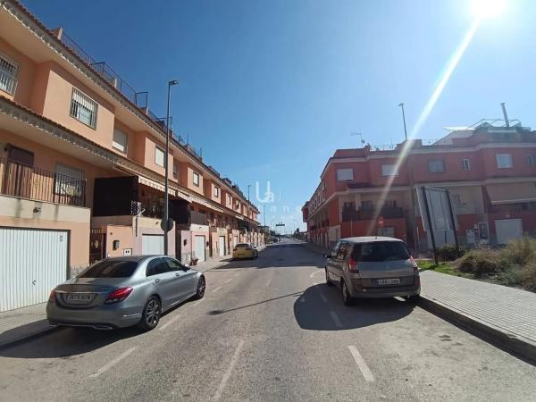 Chalet adosado en calle Alcalde Francisco Ramón Rocamora, 76