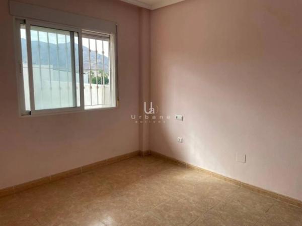 Chalet adosado en calle Alcalde Francisco Ramón Rocamora, 76