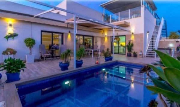 Chalet en Daya Nueva