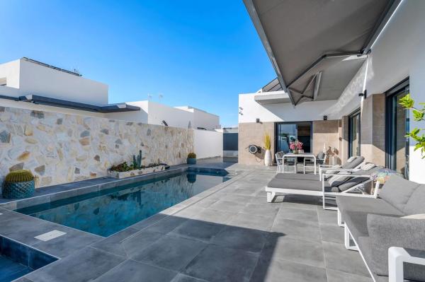 Chalet en Daya Nueva