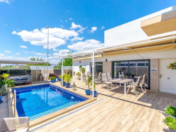 Casa independiente en calle Irlanda