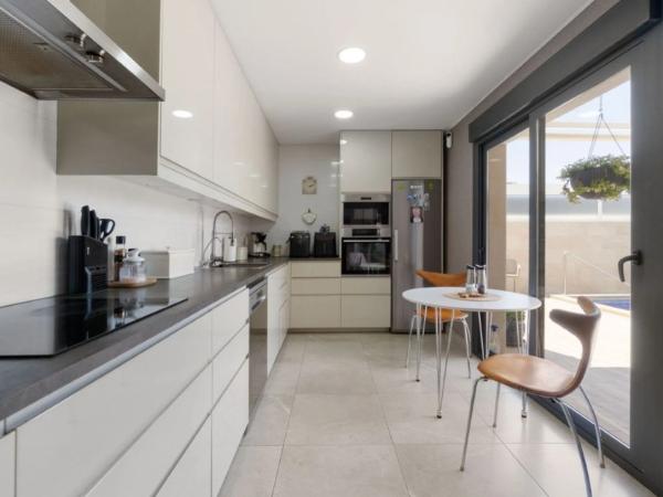 Casa independiente en calle Irlanda