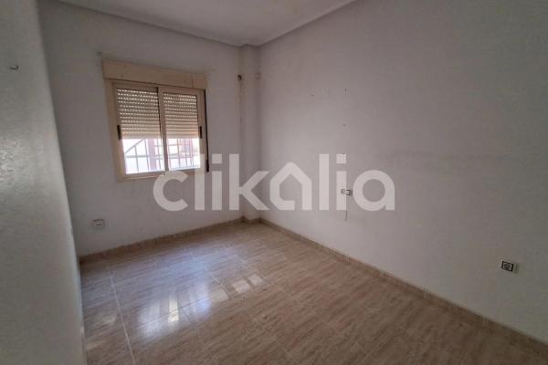 Casa independiente en avenida de Almoradí