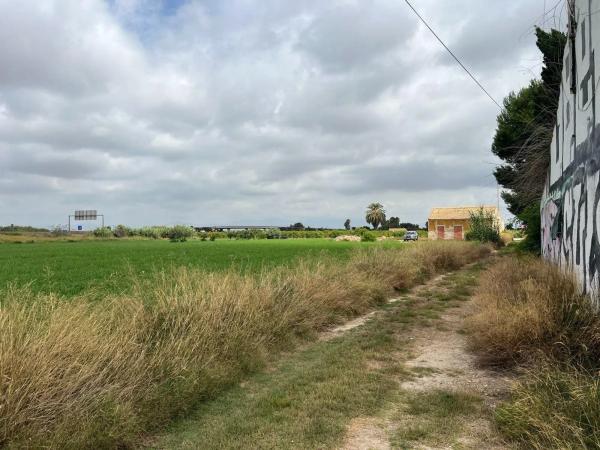 Finca rústica en calle del Mediterráneo, 177