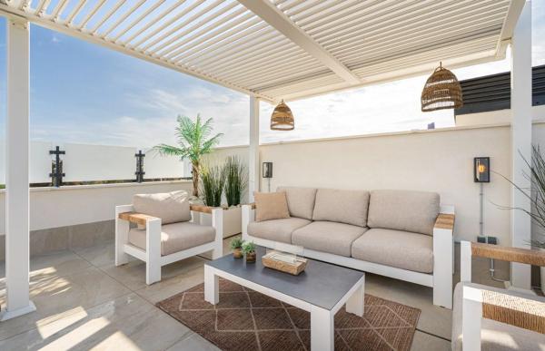 Chalet adosado en calle Conde de Zavella, 52