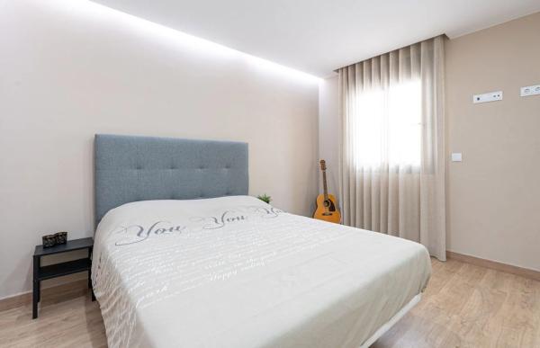 Chalet adosado en calle Conde de Zavella, 52