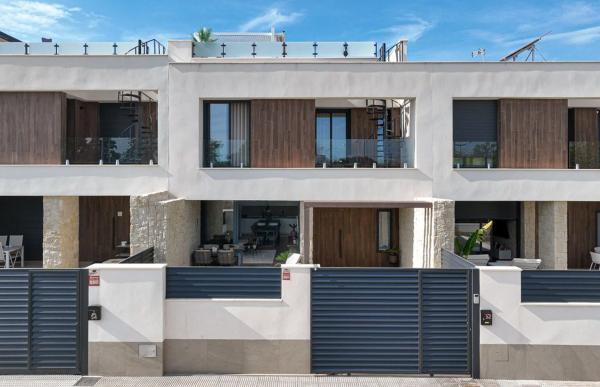 Chalet adosado en calle Conde de Zavella, 52