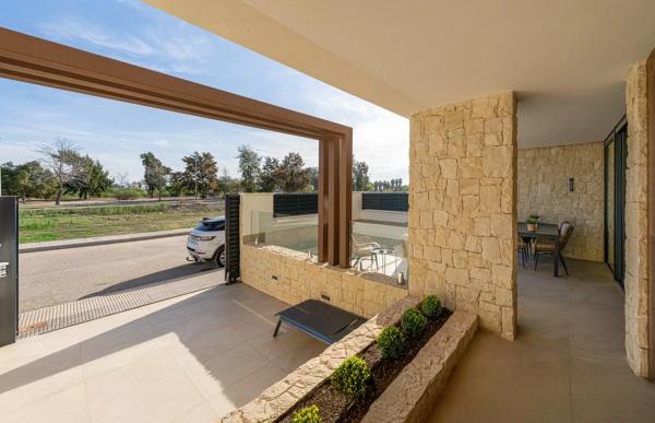 Chalet adosado en calle Conde de Zavella, 52