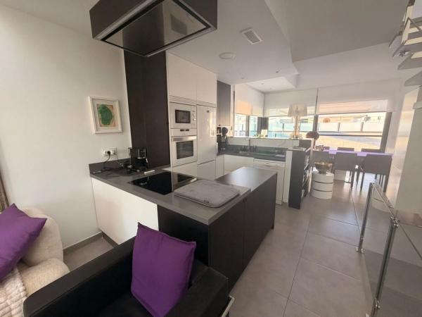 Casa independiente en calle Escritor José Pastor