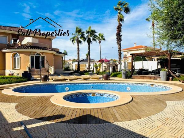 Casa independiente en calle Guardamar