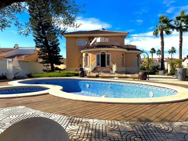 Casa independiente en calle Guardamar