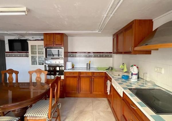 Chalet pareado en calle San Miguel