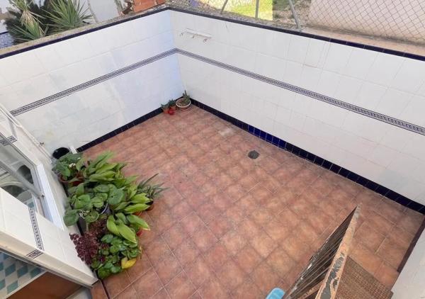 Chalet pareado en calle San Miguel