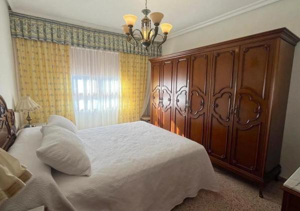 Chalet pareado en calle San Miguel