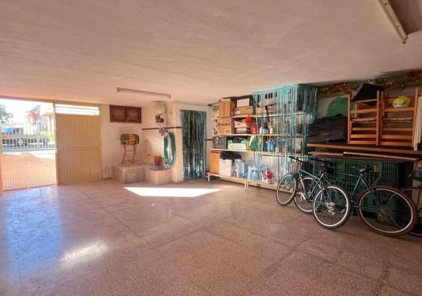 Chalet pareado en calle San Miguel