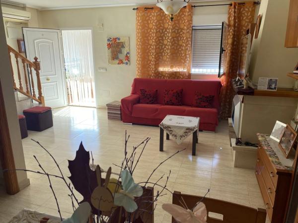 Chalet pareado en calle San Miguel