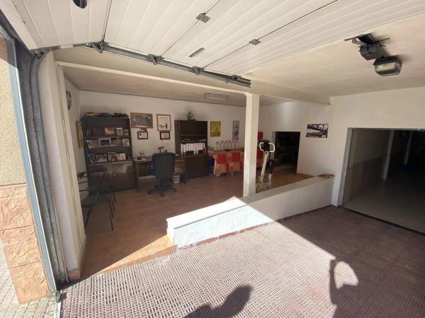 Chalet pareado en calle San Miguel