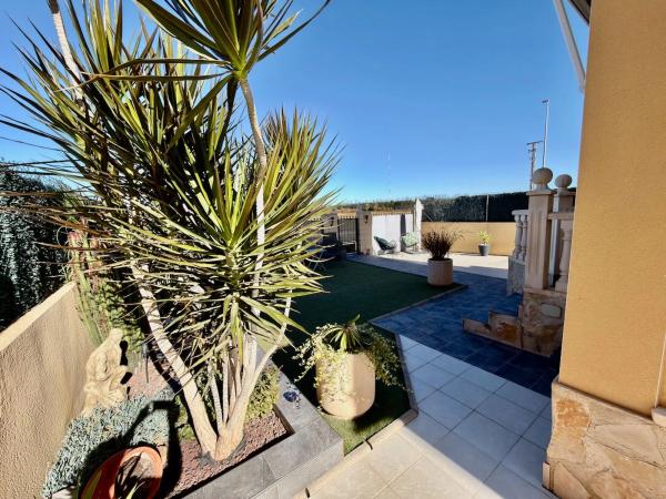 Casa independiente en calle Vicente Aracil, 5