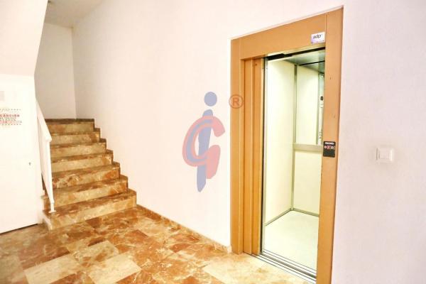 Estudio en calle Dolores Viudes Blasco, 1