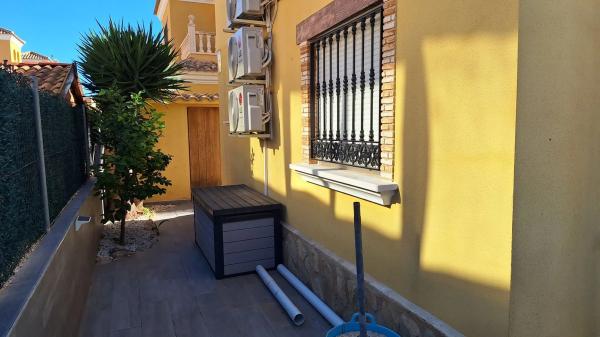 Casa independiente en CL Tamarit El, 6