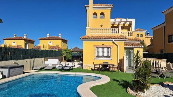 Casa independiente en CL Tamarit El, 6