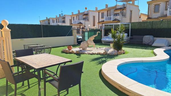 Casa independiente en CL Tamarit El, 6