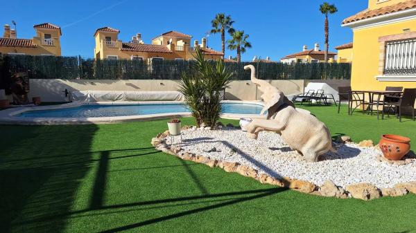 Casa independiente en CL Tamarit El, 6