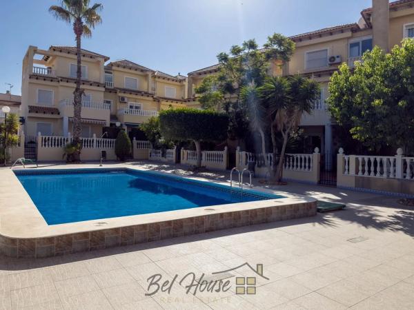 Casa independiente en calle Roma