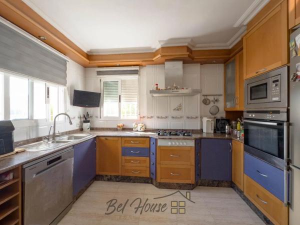 Casa independiente en calle Roma