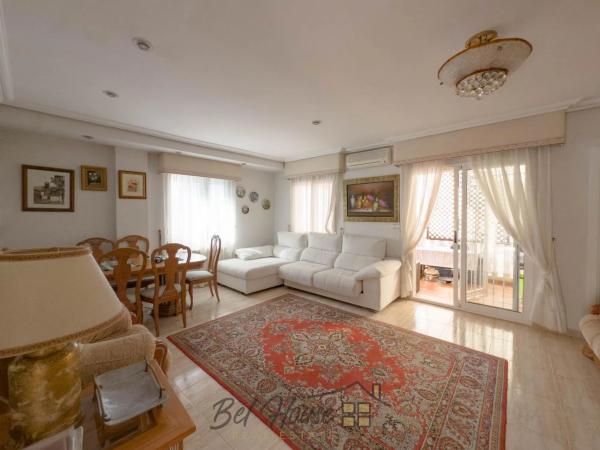 Casa independiente en calle Roma