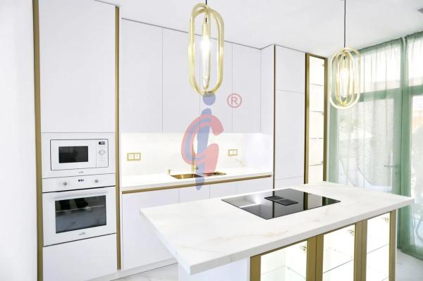 Piso en calle Ausiàs March, 80