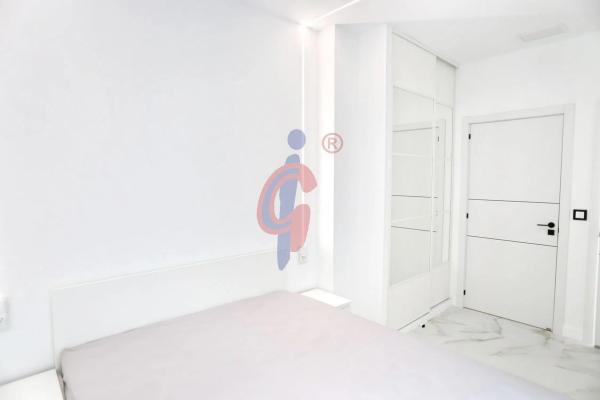 Piso en calle Ausiàs March, 80