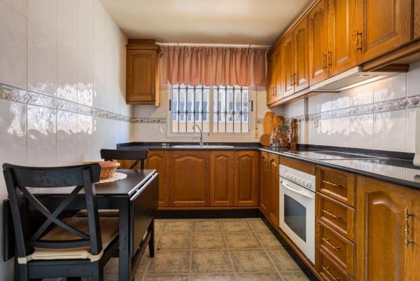 Chalet adosado en calle Grecia