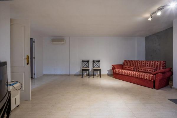 Chalet adosado en calle Grecia