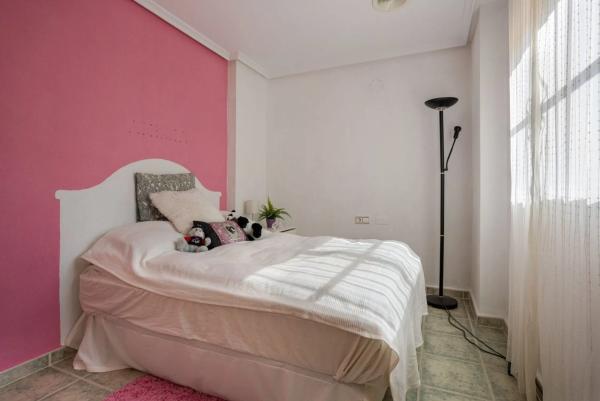 Chalet adosado en calle Grecia