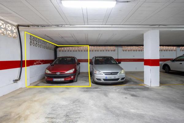 Chalet adosado en calle Grecia