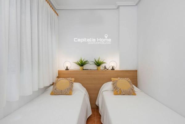 Piso en calle Azorín, 3