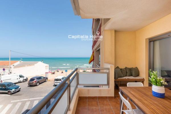 Piso en calle Azorín, 3