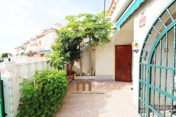 Chalet adosado en calle Lisboa