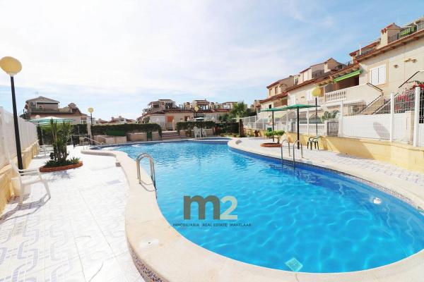 Chalet adosado en calle Lisboa