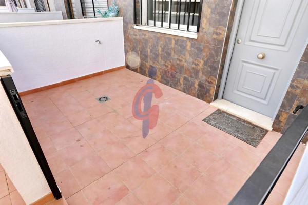 Chalet adosado en calle Corts Valencianes, 133