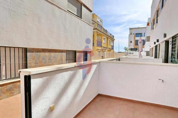 Chalet adosado en calle Corts Valencianes, 133