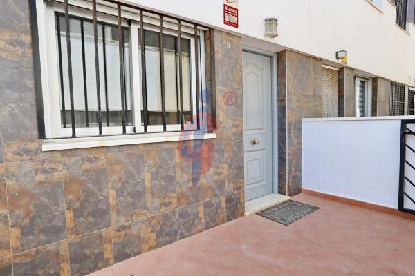 Chalet adosado en calle Corts Valencianes, 133
