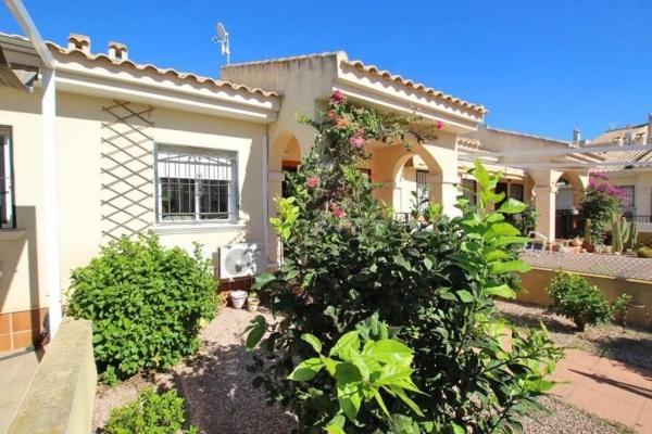 Chalet adosado en calle el Moll