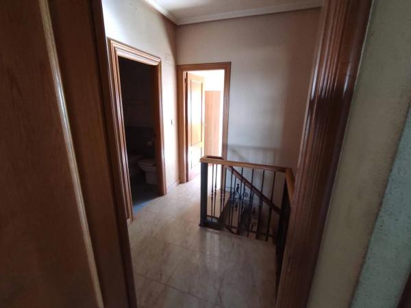 Chalet pareado en calle Concepción