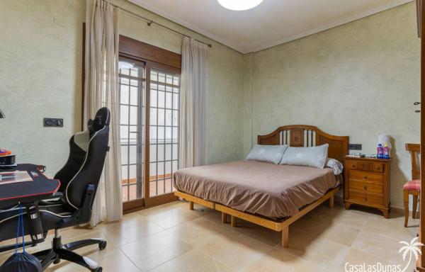 Casa independiente en calle