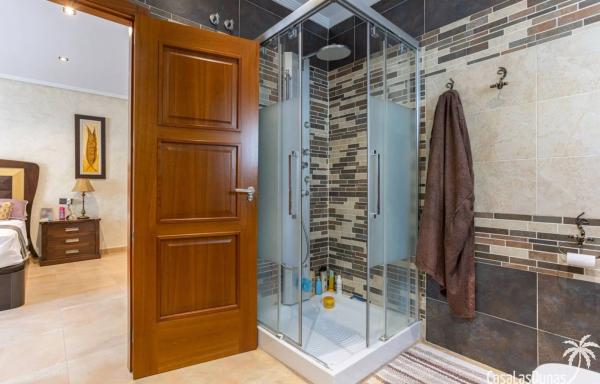 Casa independiente en calle